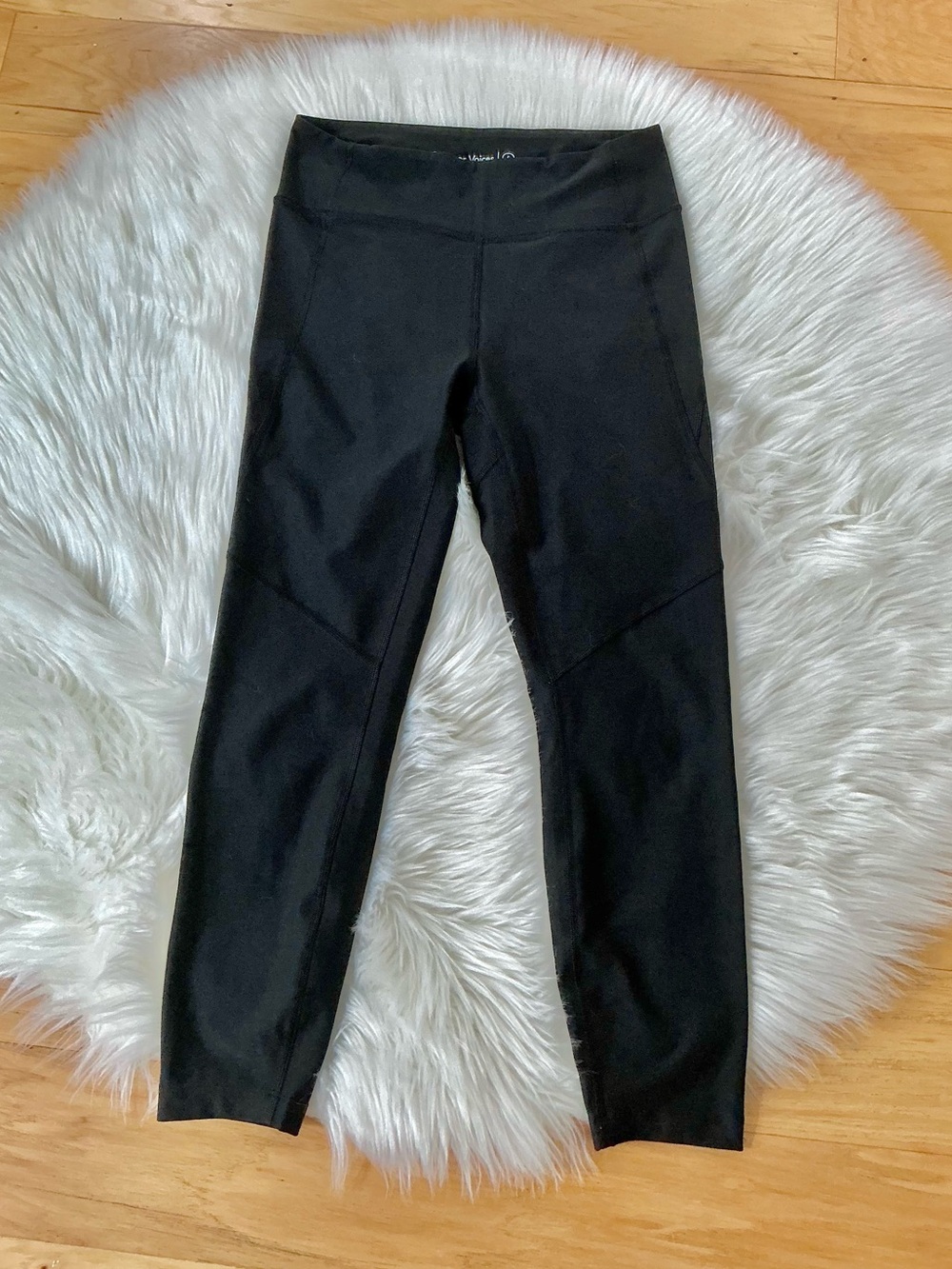 Outdoor Voices Mid Rise 23” Black Cropped Leggings Size Small